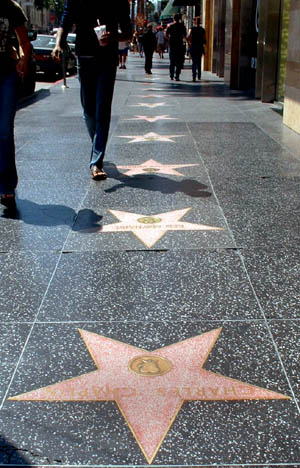 Hollywood Fame Walk on Cal  Ada Da Fama  Walk Of Fame