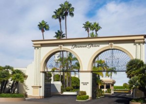 TRAVEL-checking-out-paramount-studios-525x375